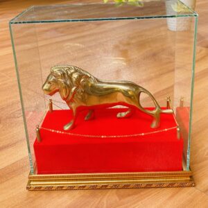 Royal Brass Lion with Display Box 'රාජකීය පිත්තල සිංහය' (AE0057)